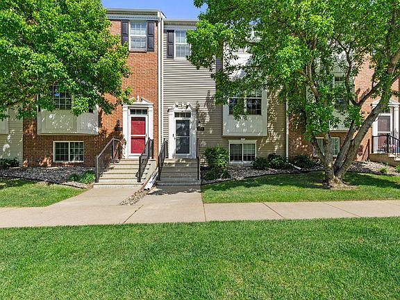 3rd image of 1773 Grove Dr