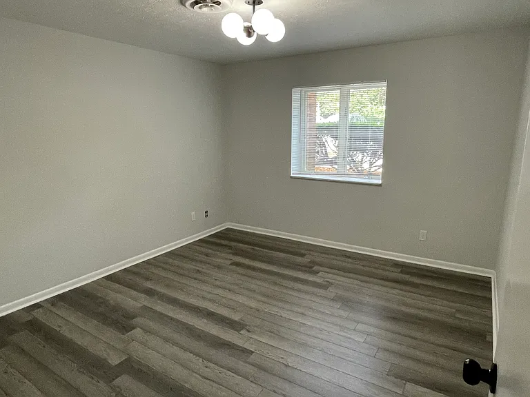 Ranchvale Apartments — Photo 19
