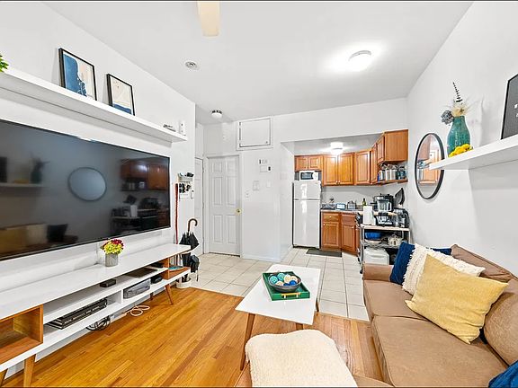 2nd image of 330 W 101st St APT 1A