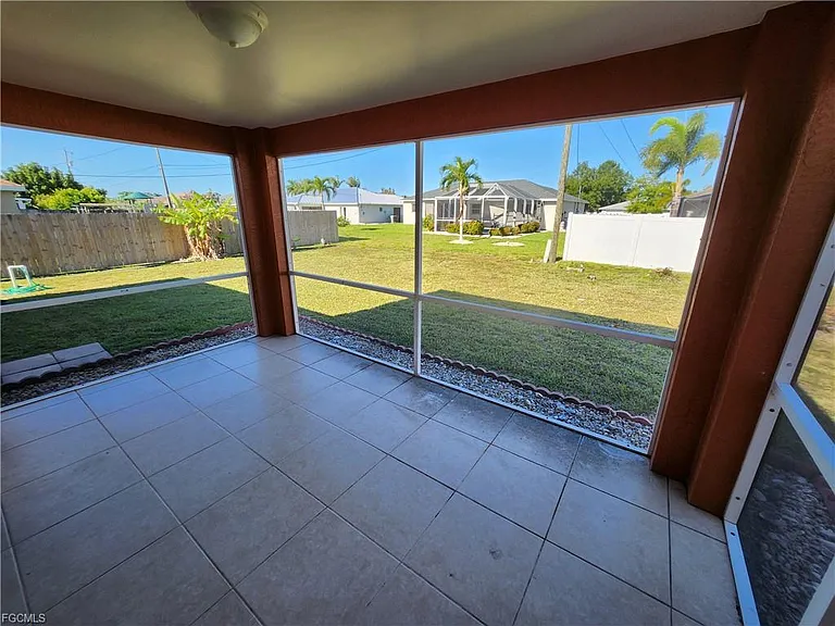 4126 SW 8th Pl — Photo 13