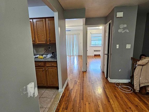 2nd image of 445 Torry Ave #3