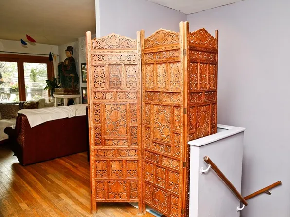 21-61 Shore Boulevard image 1 of 23