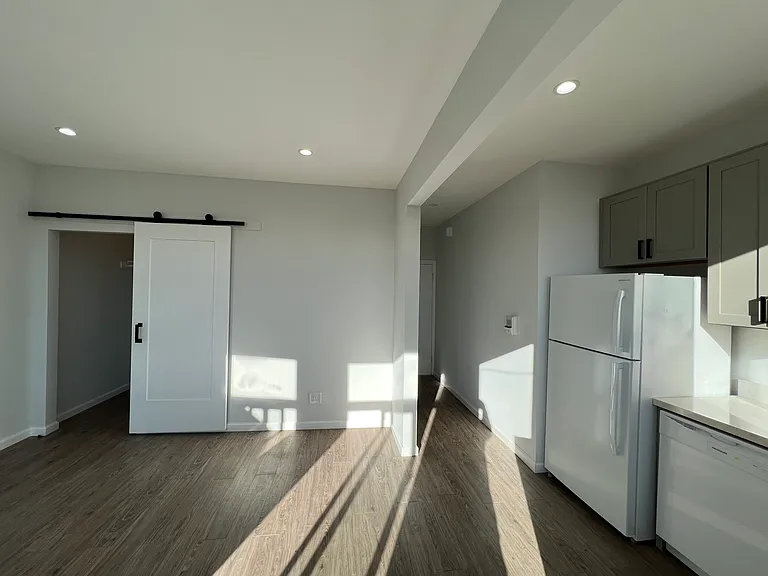 1711 Leavenworth St #12 — Photo 5