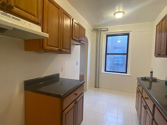 5th image of 45 E Mosholu Pkwy N APT 6H