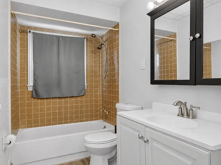 7420 Drexel St — Photo 12