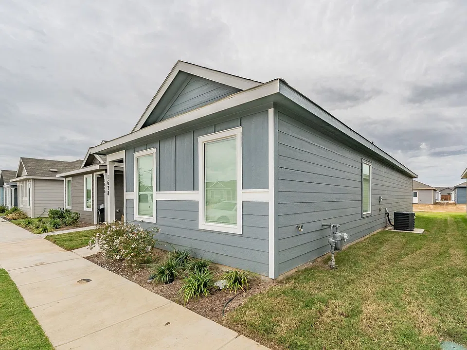 1638 Verdin Rd