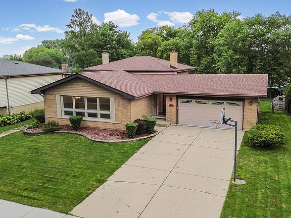 2nd image of 319 Gareth Ln