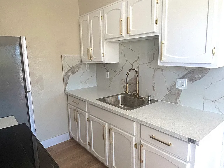 3 Lewis Ave #5 — Photo 8