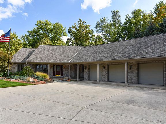 3rd image of 284 Covington Ct SW