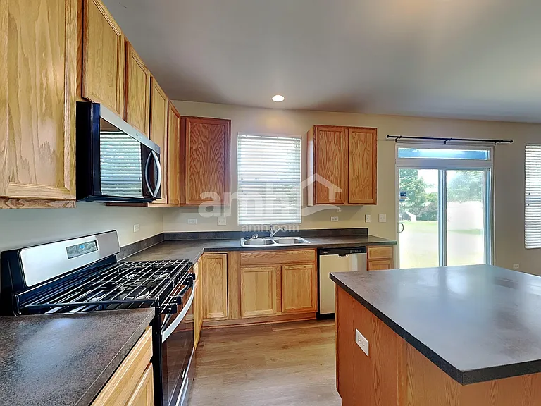 2771 Cranston Cir — Photo 3