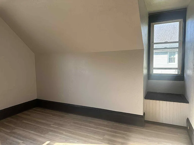 3133 W 84th St — Photo 19