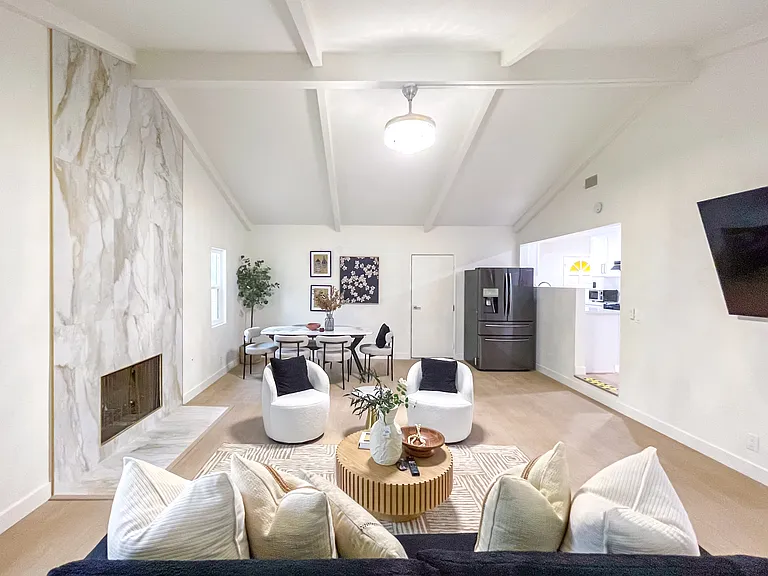 18448 La Guardia St?rowland Hts — Photo 3