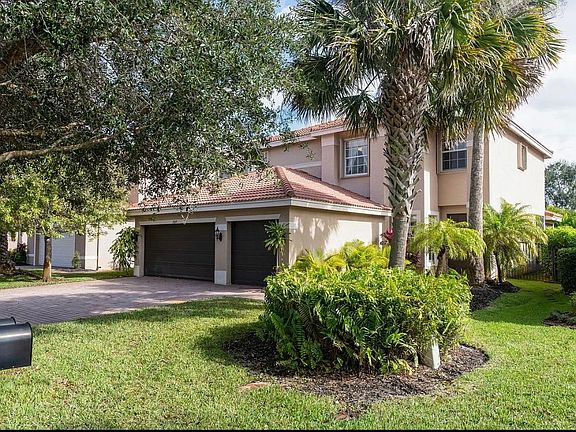 3rd image of 2009 Grey Falcon Cir SW