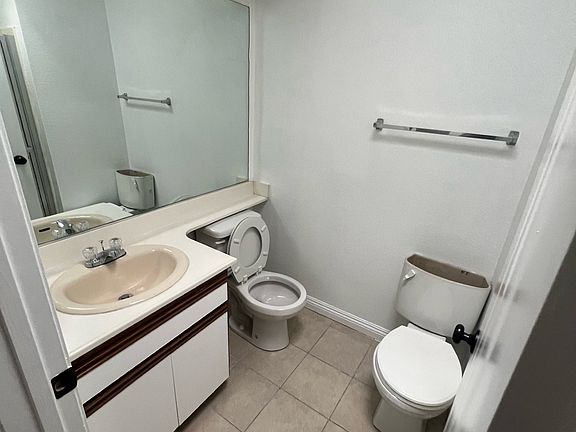 5th image of 442 Park Shadow Ct