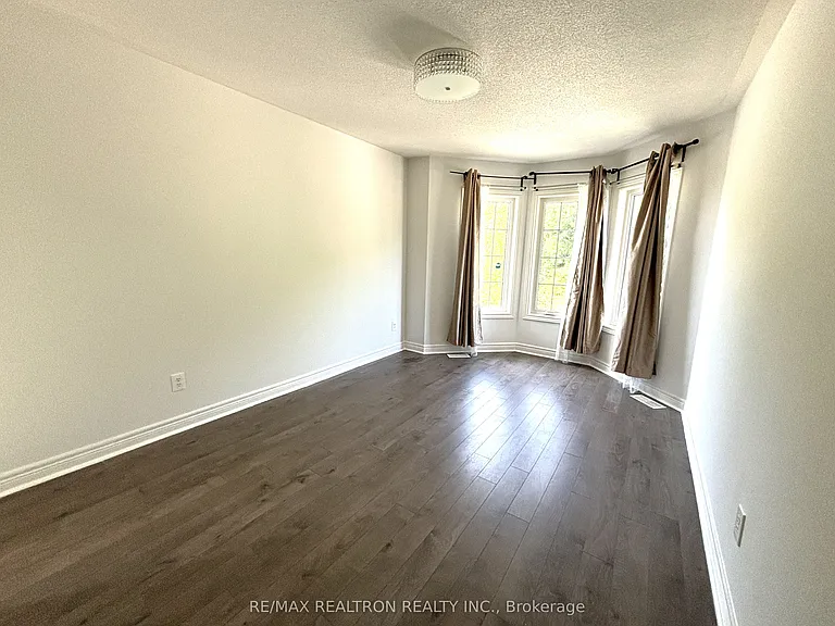 511 William Forster Rd — Photo 28