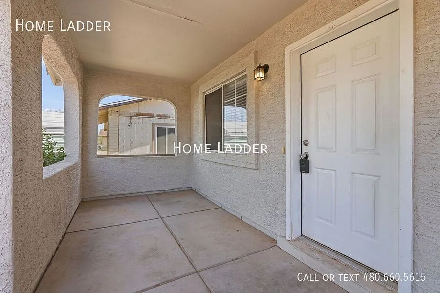 Room to Spread Out 4 Bed, 2 Bath Home in Casa Grande — Photo 2