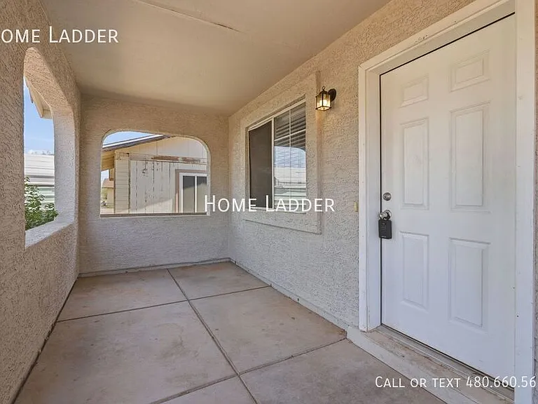 62 N Vista Ave — Photo 2