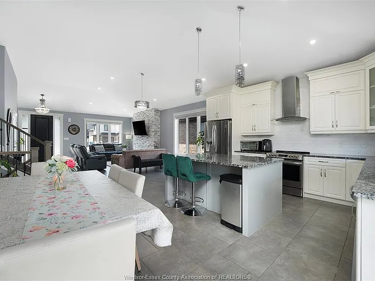 1390 Barkley Ave — Photo 12
