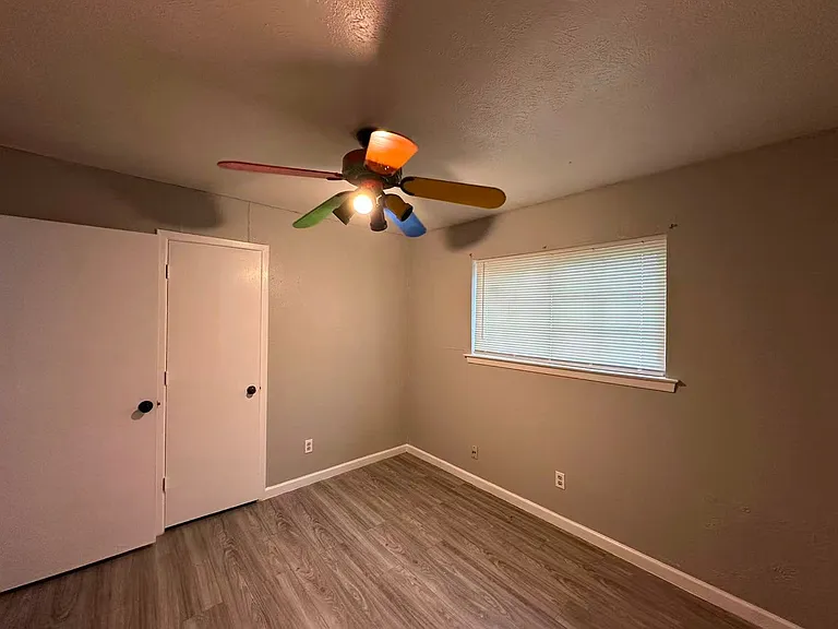901 Wandering Way Dr — Photo 8