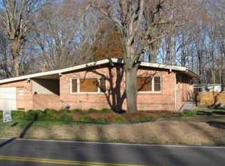 604 Woods Rd, Newport News, VA 23601