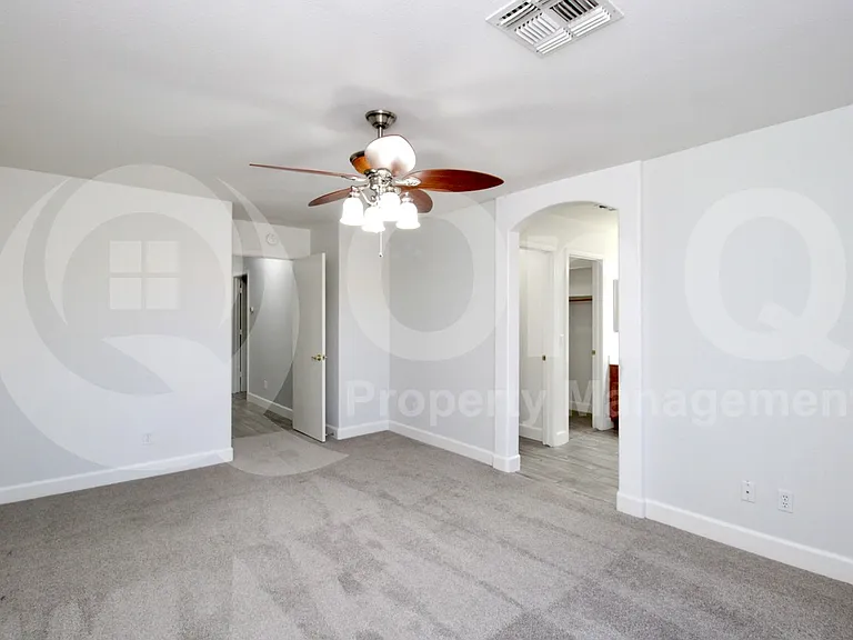 208 W Jasper Dr — Photo 13