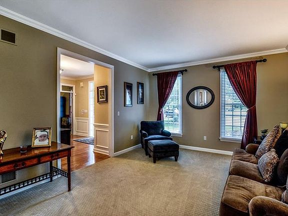 4th image of 912 Big Bear Ct