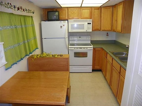 5th image of 1020 De Leon Dr #106