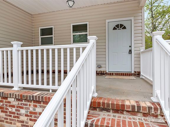4th image of 5064 Joyce Ave