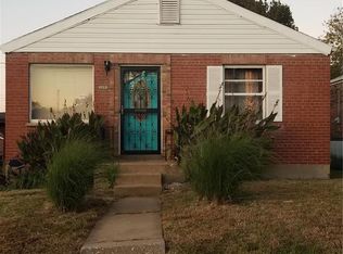5883 Roosevelt Pl, Saint Louis, MO 63120