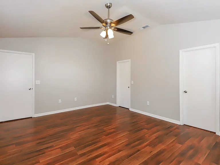 213 Lookout Dr — Photo 8