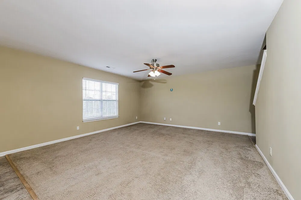 3 bed, 2.5 bath, 2018 sqft, $2,620 — Photo 4