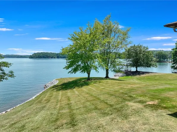 2237 Lake Ranch Ct, Gainesville, GA 30506