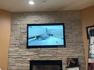 602 Appletree Ln, Moorhead, MN 56560