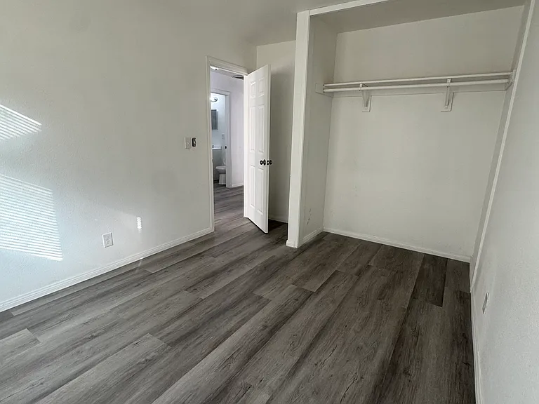 1836 Stacey Ct — Photo 8
