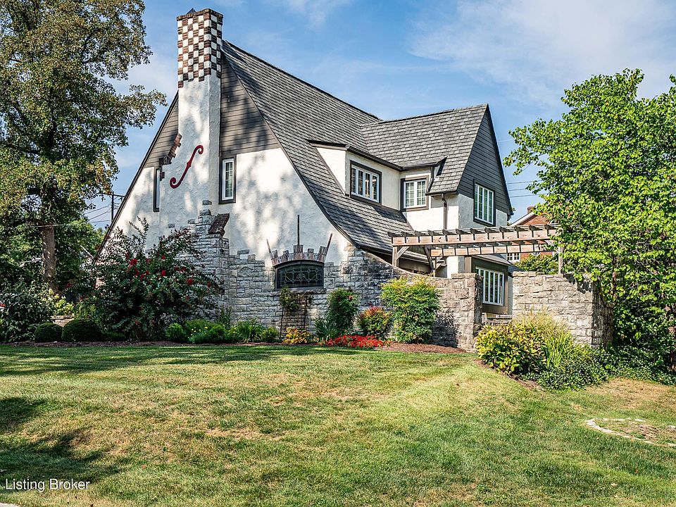1st image of 2323 Woodford Pl