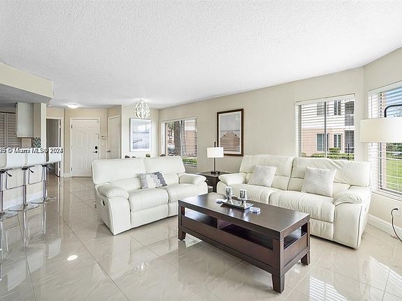 3rd image of 815 Boynton Beach Blvd #6-101
