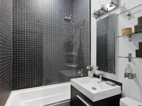 689 Ft Washington Avenue image 8 of 8