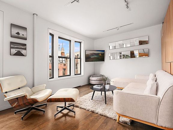 4th image of 340 W 19th St APT 14