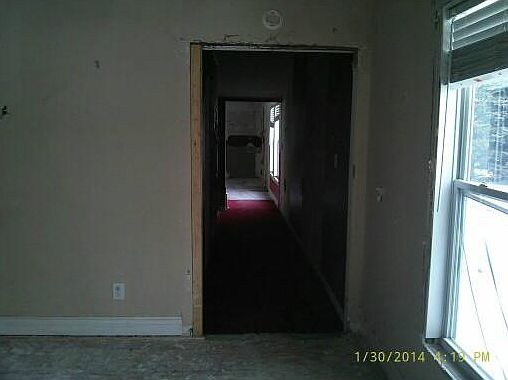 3rd image of 5026 W Regent St