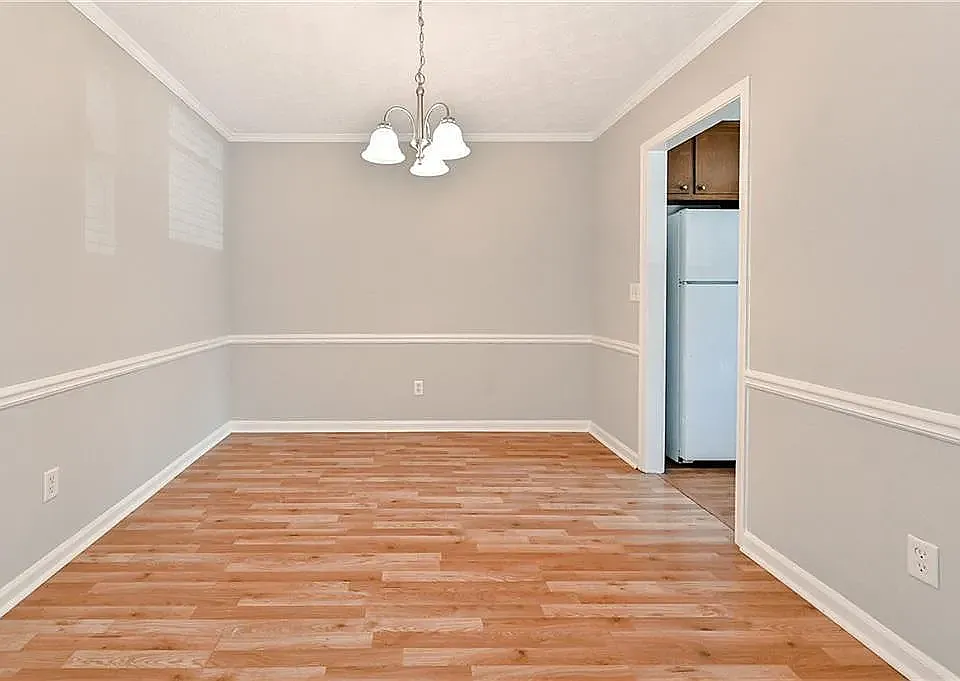 2 bed, 1090 sqft, $1,800 — Photo 2
