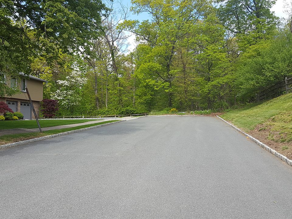 Situate on a quiet dead end 