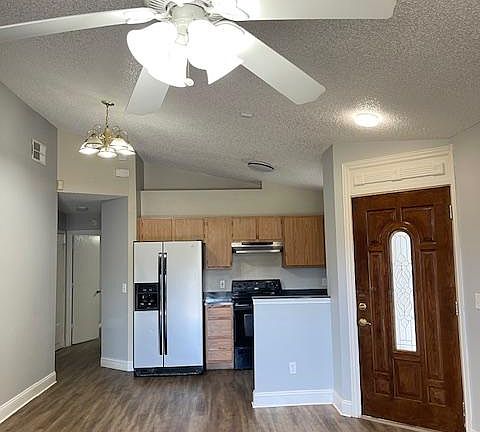 4th image of 2204 Rose Brook Ct