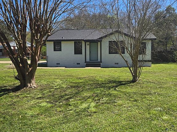 2nd image of 3120 Drake St