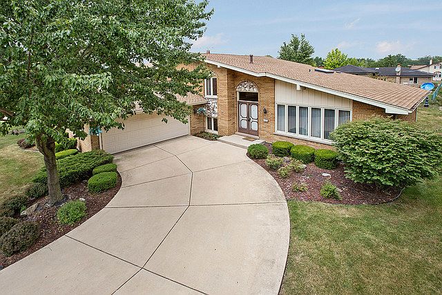 1st image of 8934 Fernwood Ct