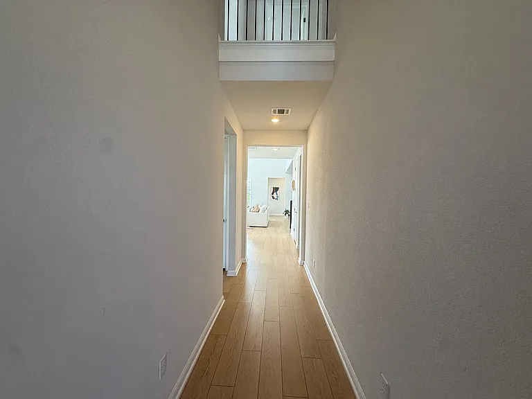 437 Leeward Pass — Photo 3
