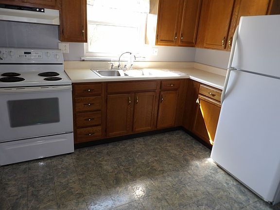 2nd image of 1821 W 8th St