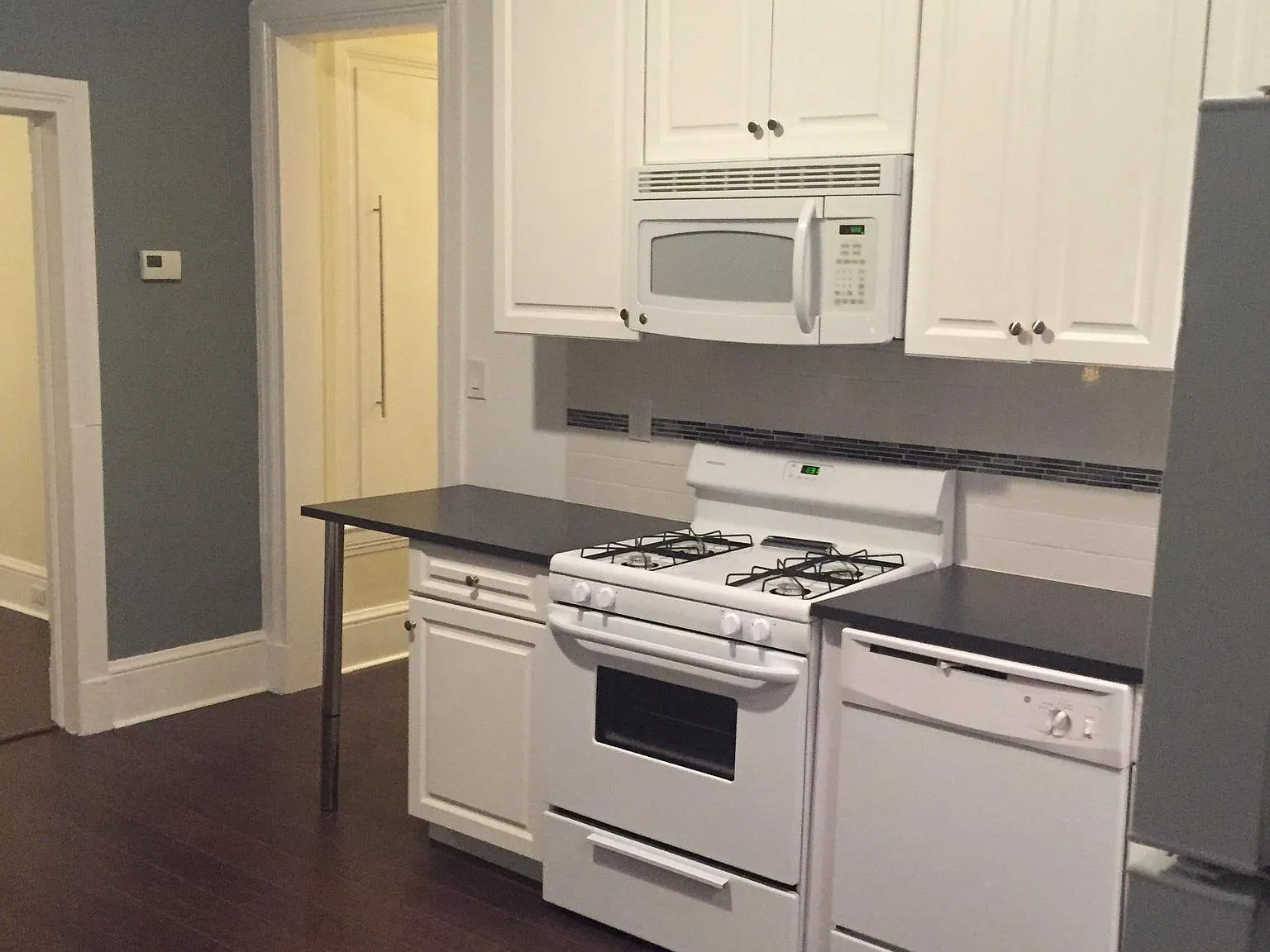 2 bed, 1000 sqft, $1,250 — Photo 4