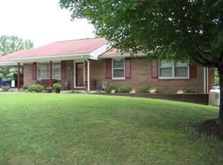 160 Highfield Rd, Rocky Mount, VA 24151