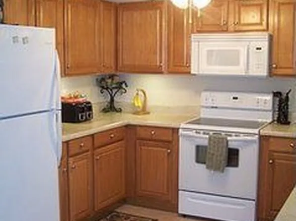 402 NE 13th Pl, Cape Coral, FL 33909