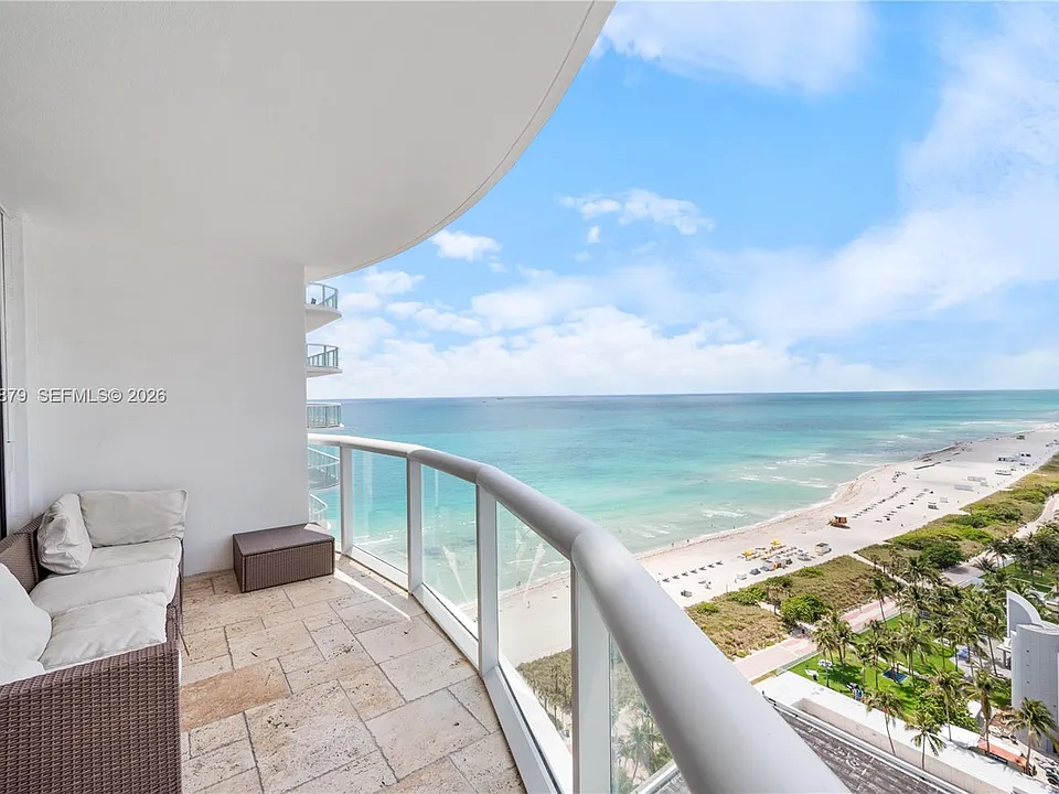 6365 Collins Ave #2206